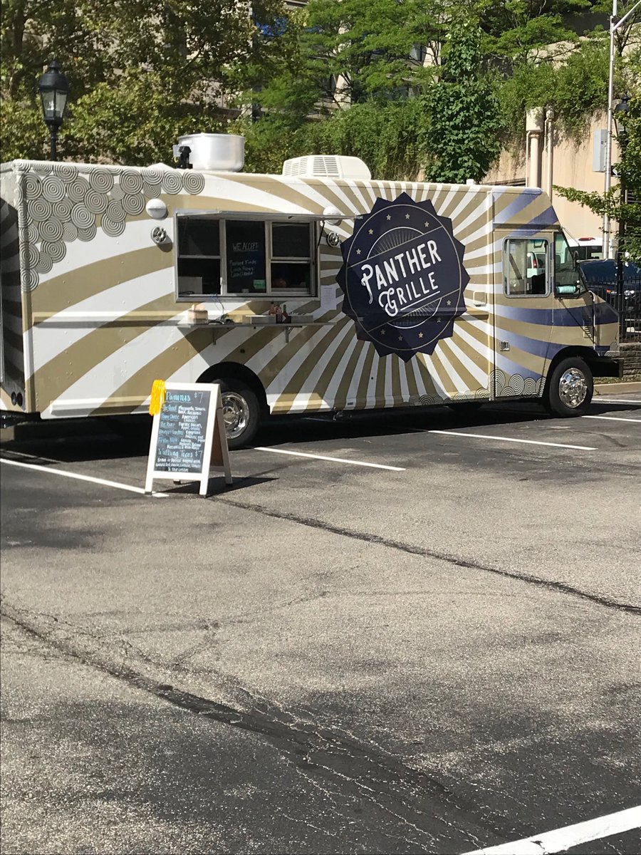 SDXFieldMktg's tweet photo. ⁦@PittDining⁩ serving now by the UClub https://t.co/Z4Xz2oZzTK