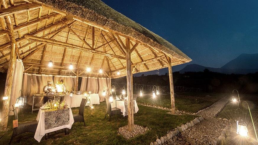 hallaboutafrica's tweet photo. US high-end (biggest spending) tourists to Rwanda more than double 2018-2019. Bookings up 114% finds luxury agency network Virtuoso. Rwanda is 1 of Top 10 world countries with big rise in luxury tourists  and is marketing to get "high value tourist trade"  https://t.co/TgIjhvTB7W https://t.co/IMHGXuIht8