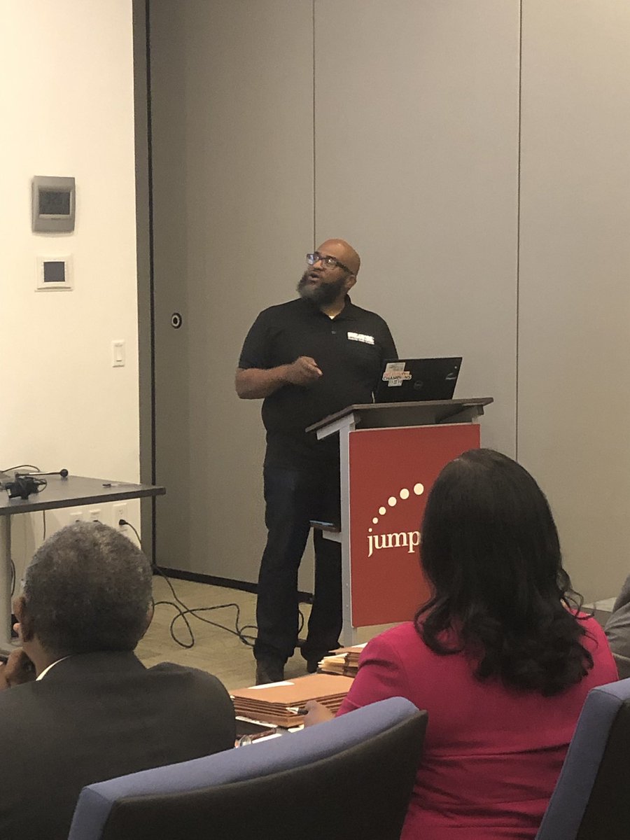 CleChainReact's tweet image. We’re halfway through today’s pitches - and we’re very impressed! Congrats to The Link, Reading RAMM, 2nd Semester, Food Buggy and Making a Difference Consulting for their successful pitches.