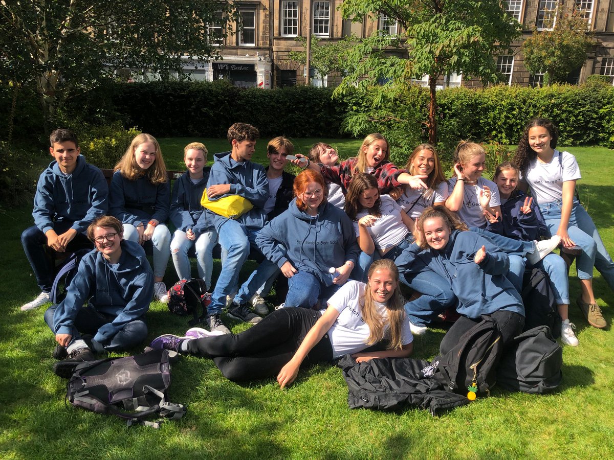 Show 2 of 35,000 done with this lovely lot now enjoying some richly deserved Edinburgh sunshine. Good decision.