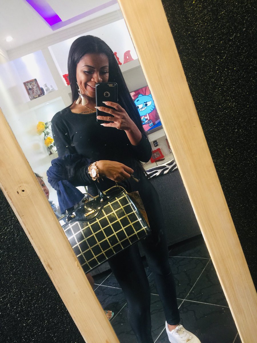 EdilanaFeernan1's tweet image. De mais #Cedo!⛅️
Ainda é #Bom Dia!😌🙌🏽
Vamos de #Aulão #Particular.💪🏽💖💅🏽
Vem vcs também fazer parte dessa #História!!!✨💖💅🏽⭐️⭐️⭐️✨✨✨