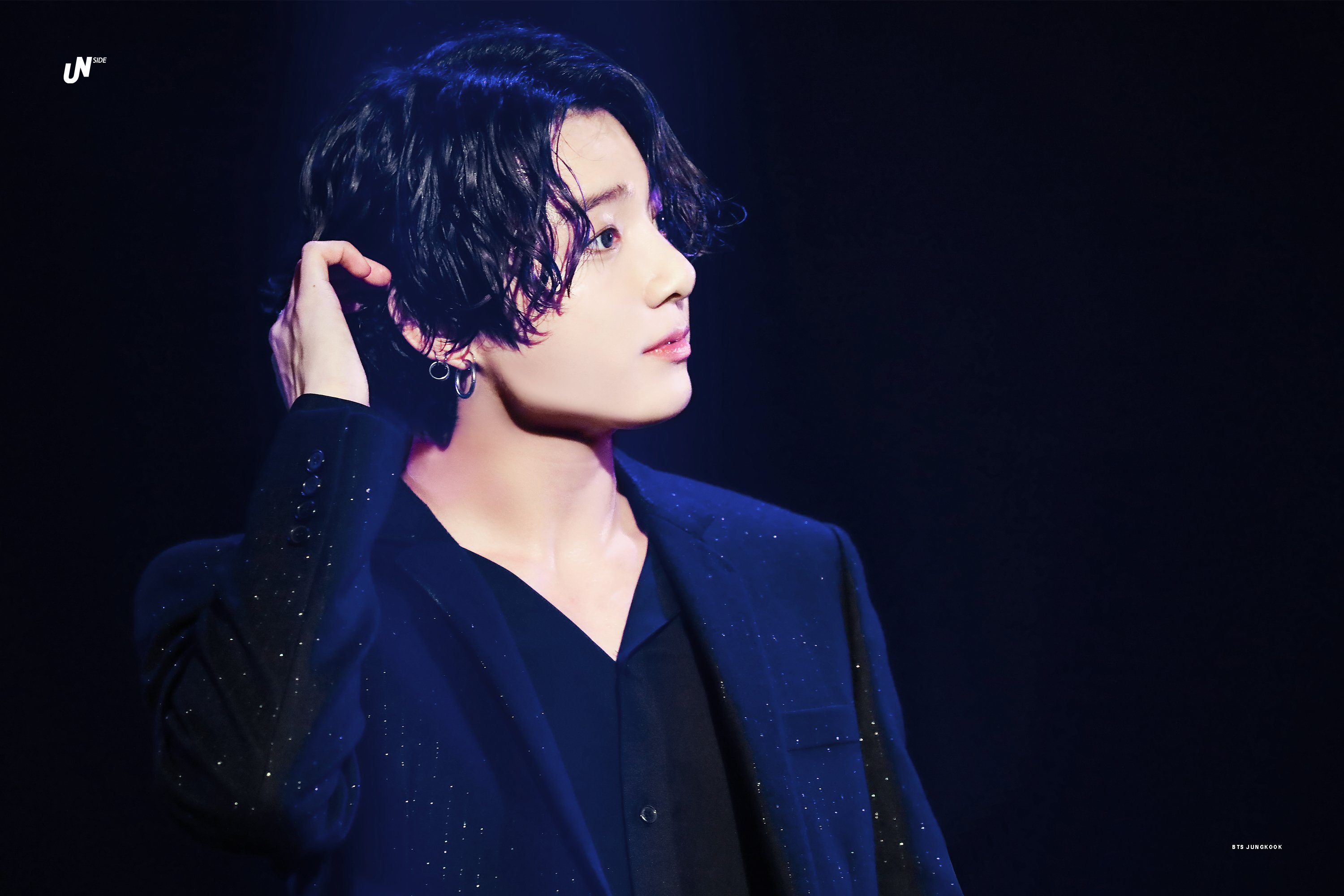 𝐮𝐧𝐬𝐢𝐝𝐞 on X: "190811 롯데패밀리콘서트 #방탄소년단 #BTS #전정국 #정국 #JUNGKOOK #JK 가로세로  둘다 예뻐서... 결정을 못하겠습니다.. 네..그래요..ㅠ_ㅠ 정국이는 다 이뿌니까 >ㅁ<💕 롯팸...망했으면...  https://t.co/lS4mxop3ds" / X