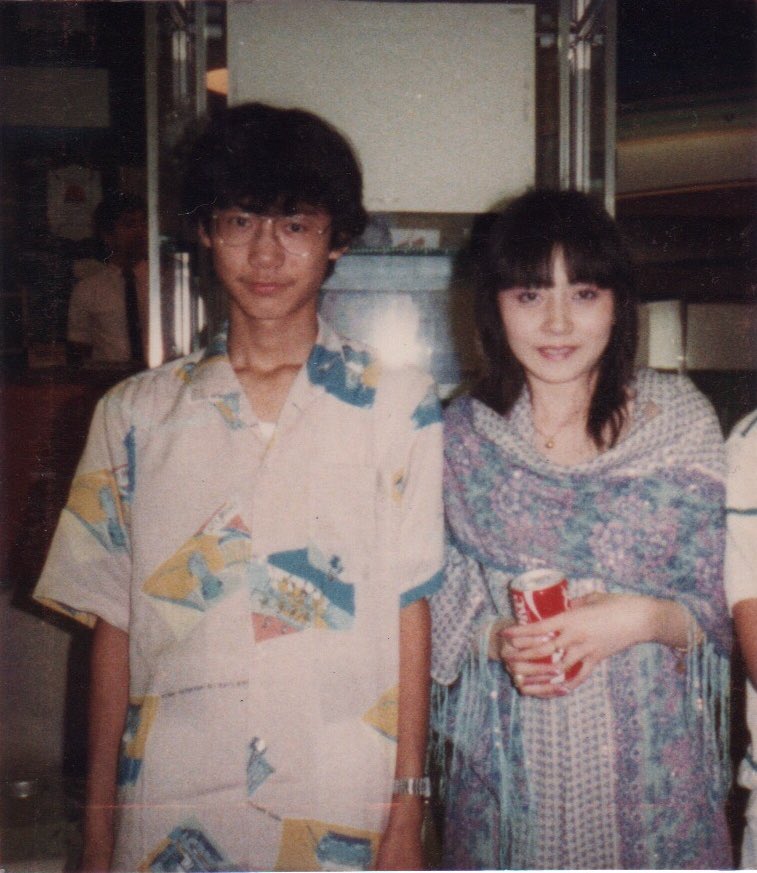 公式 しゅうろん No Twitter 懐かしい写真出てきた 島津冴子さんとのツーショット うる星やつらのしのぶの声が有名ですよね 他にも写真あったと思うんやけどな 田中真弓ちゃんと写ってるの発見出来ない そして俺が10代 笑 島津冴子 アニメトピア 公式 しゅうろん No Twitter 懐かしい写真出てきた 島津冴子さんとのツーショット うる星やつらのしのぶの声が有名ですよね 他にも写真あったと思うんやけどな 田中真弓ちゃんと写ってるの発見出来ない そして俺が10代 笑 島津冴子 アニメトピア