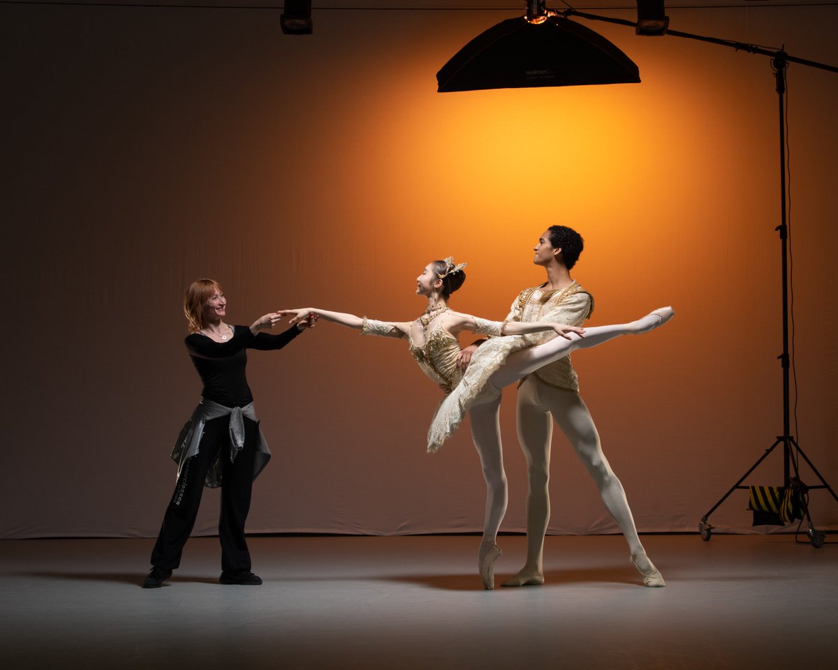 Happy World Photography Day! 📸📸📸 📸 Upper School Ballet Teacher @DKlimentova with students Hanna Park and Davi Ramos during a photoshoot with @photobyASH in June this year #WorldPhotographyDay #WorldPhotoDay #balletphotography