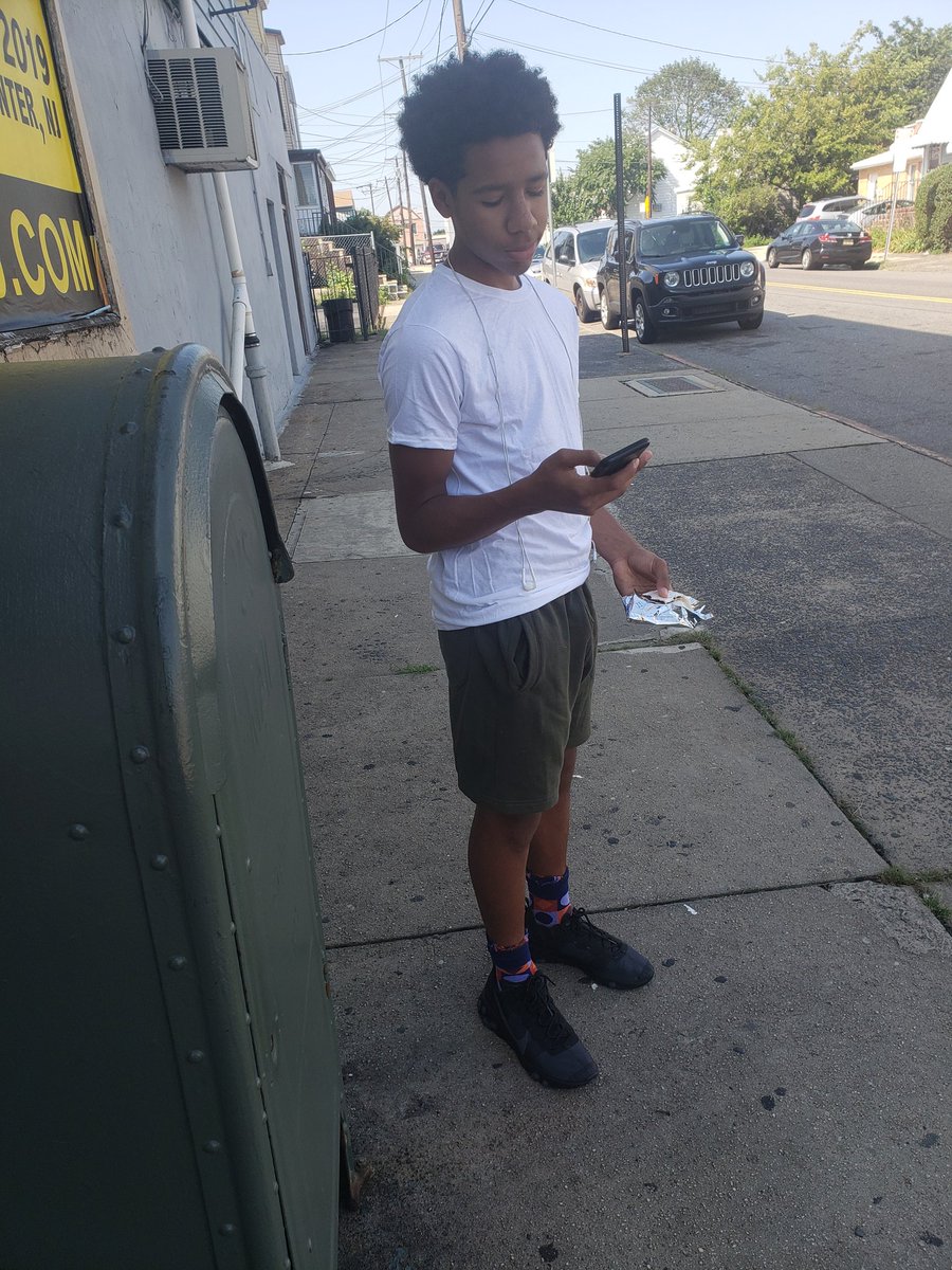 OneTwoTray's tweet image. A father doing father duties! Teaching the young King how to take city bus to school!
#isignedupforthis