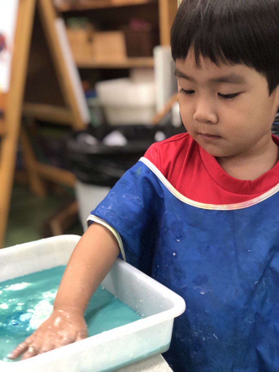 annlopez1981's tweet photo. “I want more!” Exploration in #sisrocks #sisNurseryRocks is unstoppable! #playbasedlearning #younginquirers #sensoryplay #letchildrenplay https://t.co/CDpVPNtH1v