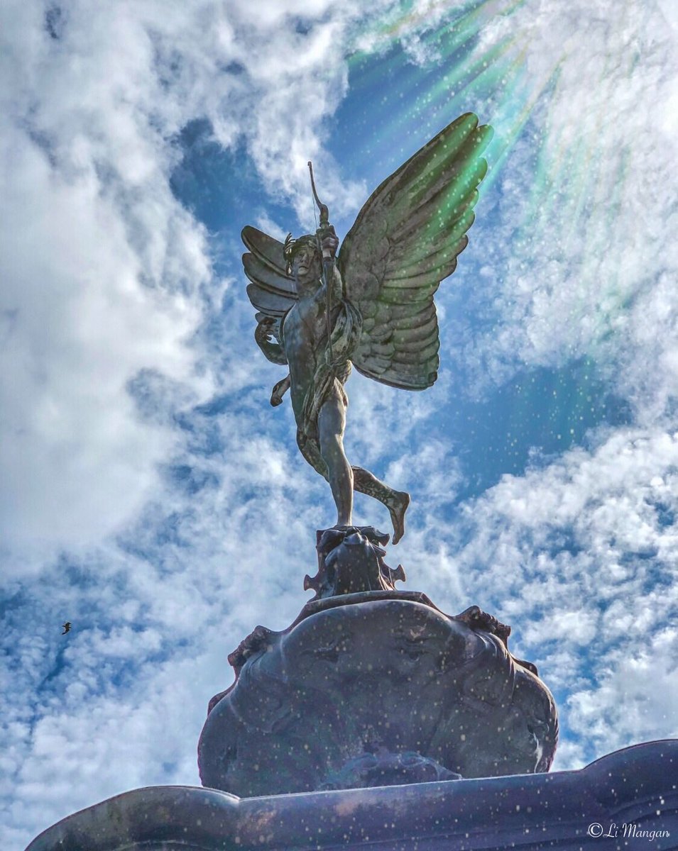Since it’s #worldphotographyday thought I’d share my favorite one from this weekend! 
.
📸 by Li Mangan

#liverpool  #photography #eros #seftonpark #summer #fountains #mythology #agameoftones #mynewview #bestliverpoolphoto @theguideliverpool @bestliverpoolphoto @scousescene