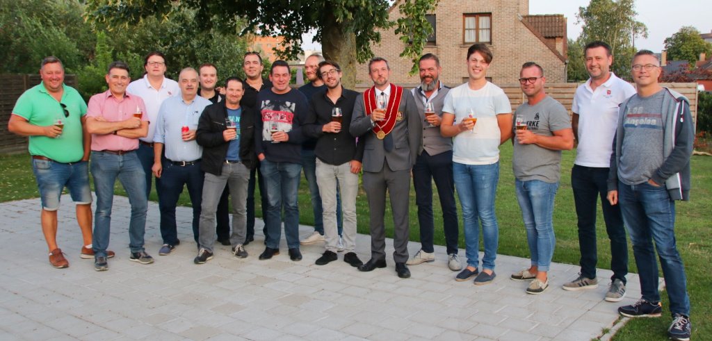 EzelsordeKuurne's tweet photo. Info-avond kandidaten Koning Ezel 2019-2021 https://t.co/v66c3lBqKC https://t.co/p8RTZORMtQ