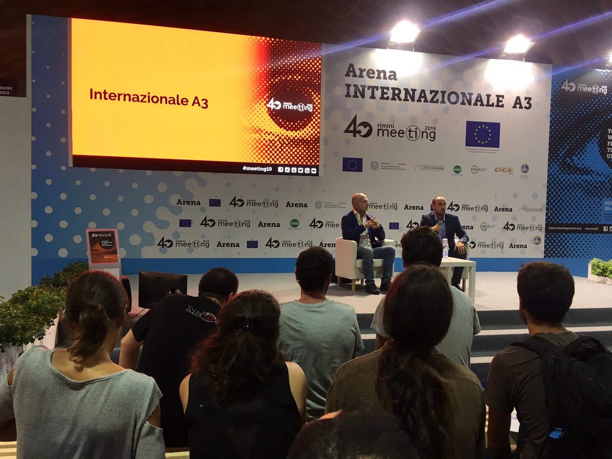 Il mondo visto attraverso gli occhi dei reportage di #AVSI presentati ora da <a href="/Aldo_Gia/">Aldo Gianfrate</a> e <a href="/robertozichitte/">roberto.zichittella</a> #meeting19 #areainternazionale