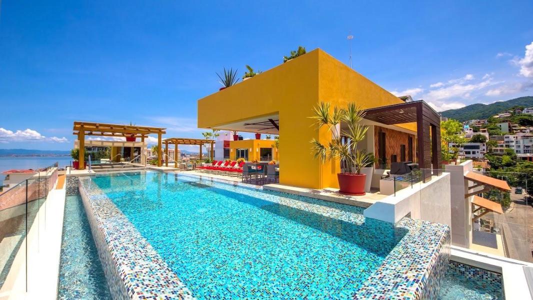 CBVallarta's tweet image. V177 PH 2 | $380,000 USD |bit.ly/v177-ph2
Location, location, location! Amazing #2level #Penthouse in the heart of the #RomanticZone.