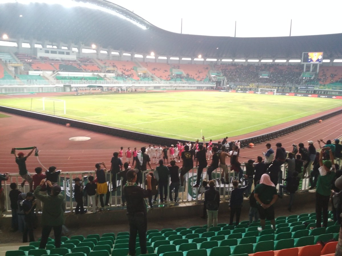slemaniaUNV's tweet photo. Mainmu apik tapi kurang dalam mengantisipasi set piece lawan. Berbenahlah @PSSleman 👌 https://t.co/nUWXGplRy0