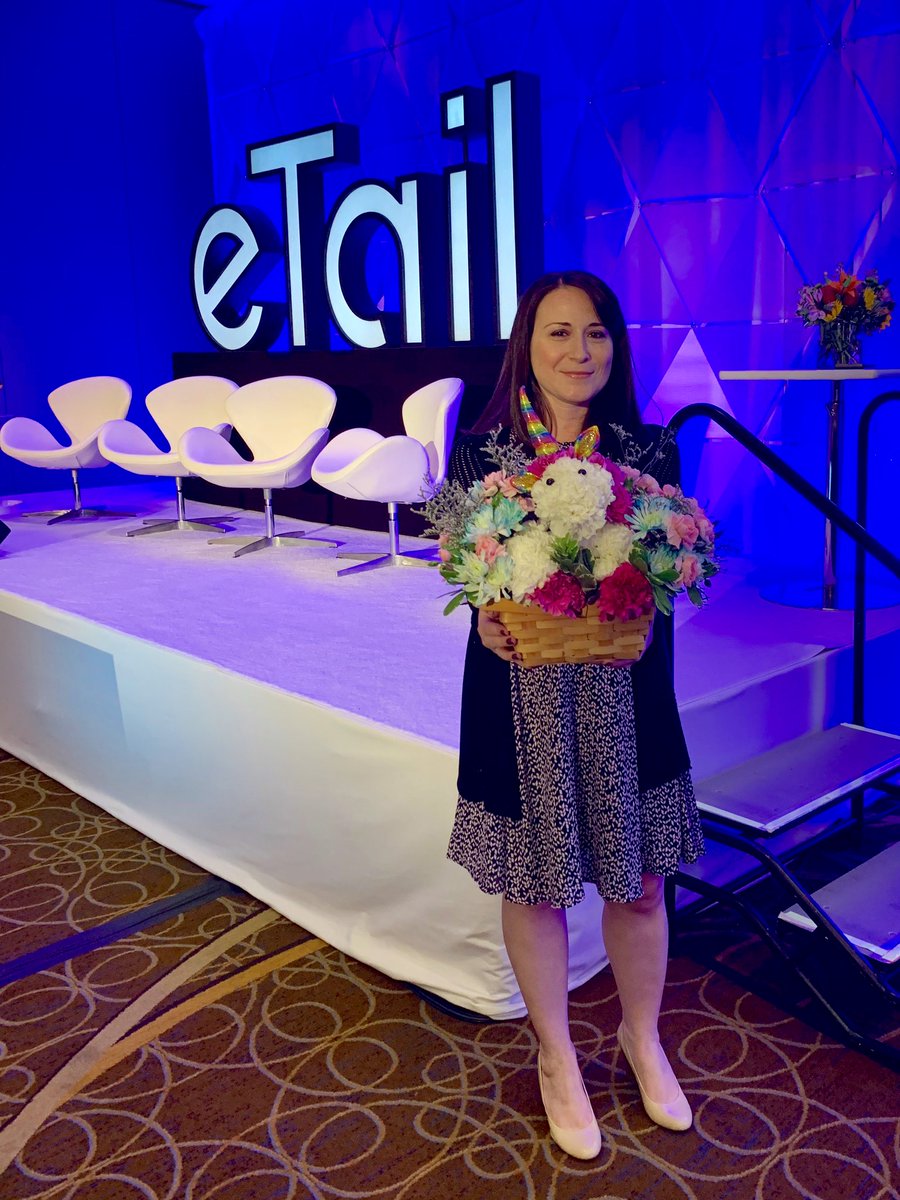 saraholdtheh's tweet photo. When speaking at a conference, bring cookies &amp; #unicorn flowers. Thanks for a fun morning @etail! 🍪🦄💐 @1800flowers #eTailBoston #SearchSummit #SEO https://t.co/1uzGNQ4TNS