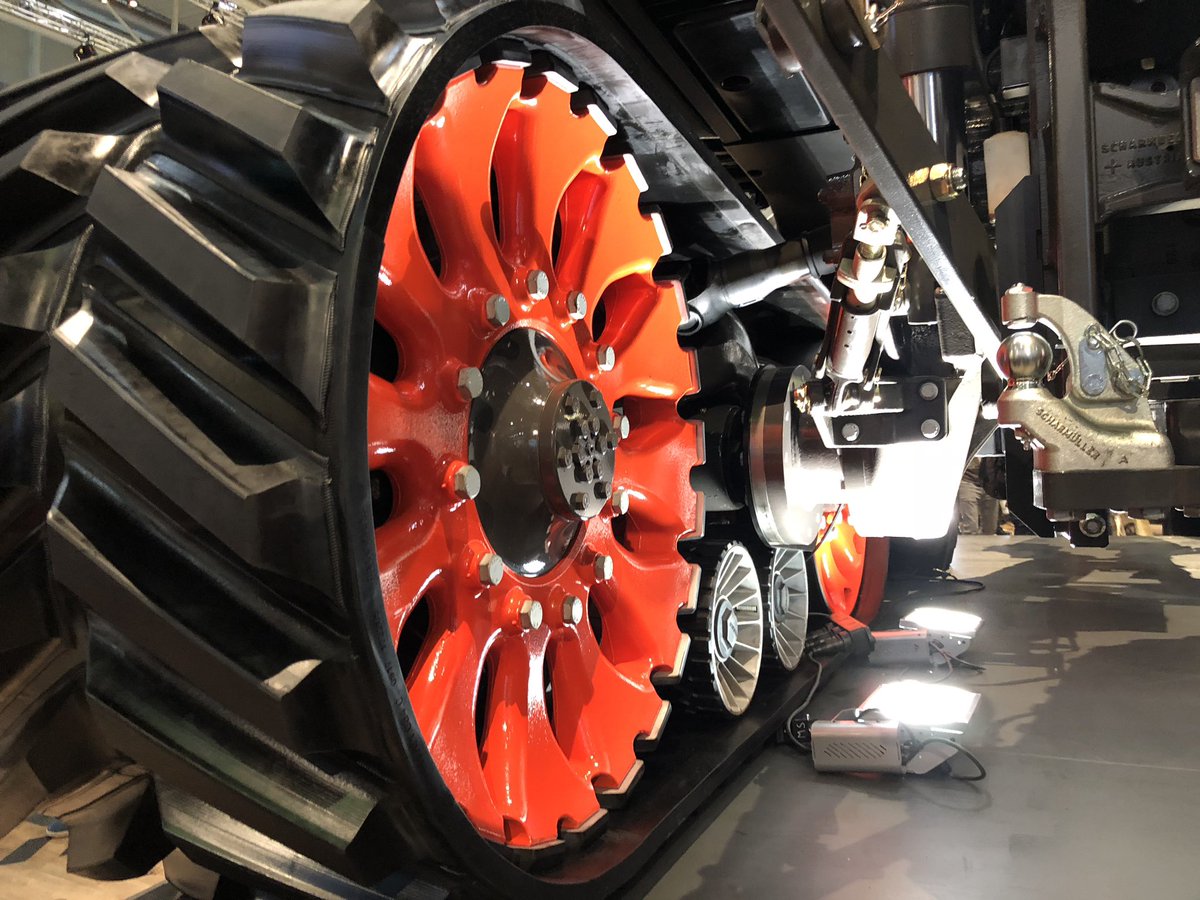 This <a href="/CLAAS_America/">CLAAS North America</a> tractor will be on display at <a href="/FPShow/">Farm Progress Show</a> next week!  It’s NOT for sale in #NorthAmerica, was first shown at  <a href="/AGRITECHNICA/">AGRITECHNICA</a> in 2017. <a href="/FarmIndustryNew/">Farm Industry News</a> <a href="/Willie1701A/">Willie_Vogt</a> <a href="/raby_eric/">G. Eric Raby</a>