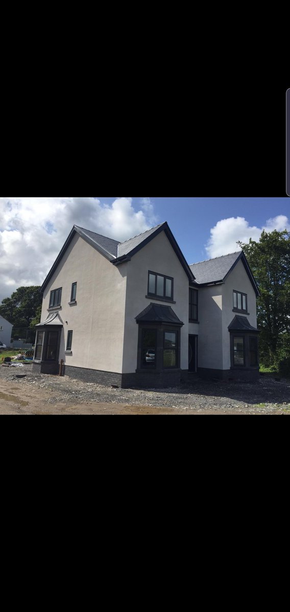 Gs6Ltd's tweet photo. Our workforce have been hard at it the past week...Scaffolding is down and render is complete. What a transformation! To arrange a viewing..please get in touch. #gs6 #Llanarthne #themulberrygrove #executivehomes #countryside https://t.co/6bpzkth4fq