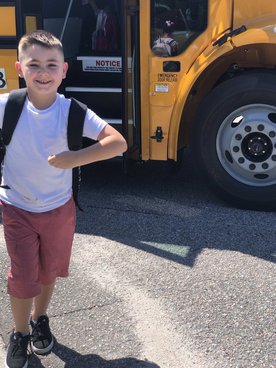 refriedbeeny's tweet photo. 1st Day of 2nd Grade went well✏️🖍📓 https://t.co/dqjXKK3lUi