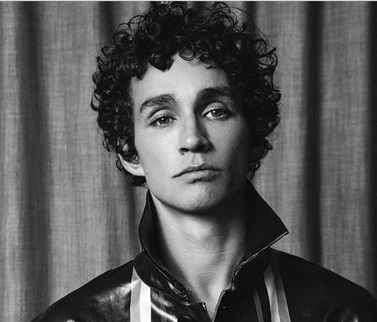TheSheehab's tweet photo. As it's #NationalPhotographyDay here's 4 of the best b&w photos of @RobMSheehan from the last year. Courtesy @gilesduley ,Bartek Smigulski for @rollacoaster, Michiel Meewis for Schön Magazine & Netflix ( from #SWNAsia) (Clockwise from top left) © https://t.co/9vTDWEHvnE