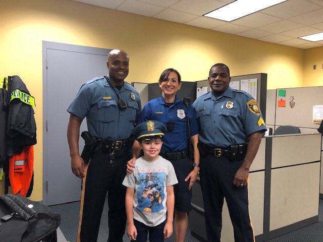 rikdugan's tweet photo. Special thanks to @PrincetonPolice for making this @PrincetonAcadSH Hawk’s “Chief of Police for the Day” so special! You are amazing and we are #grateful for all that you do #PASHProud #PASHSummerStories @PrincetonOnline @TownTopics https://t.co/3CHeuR4KCW