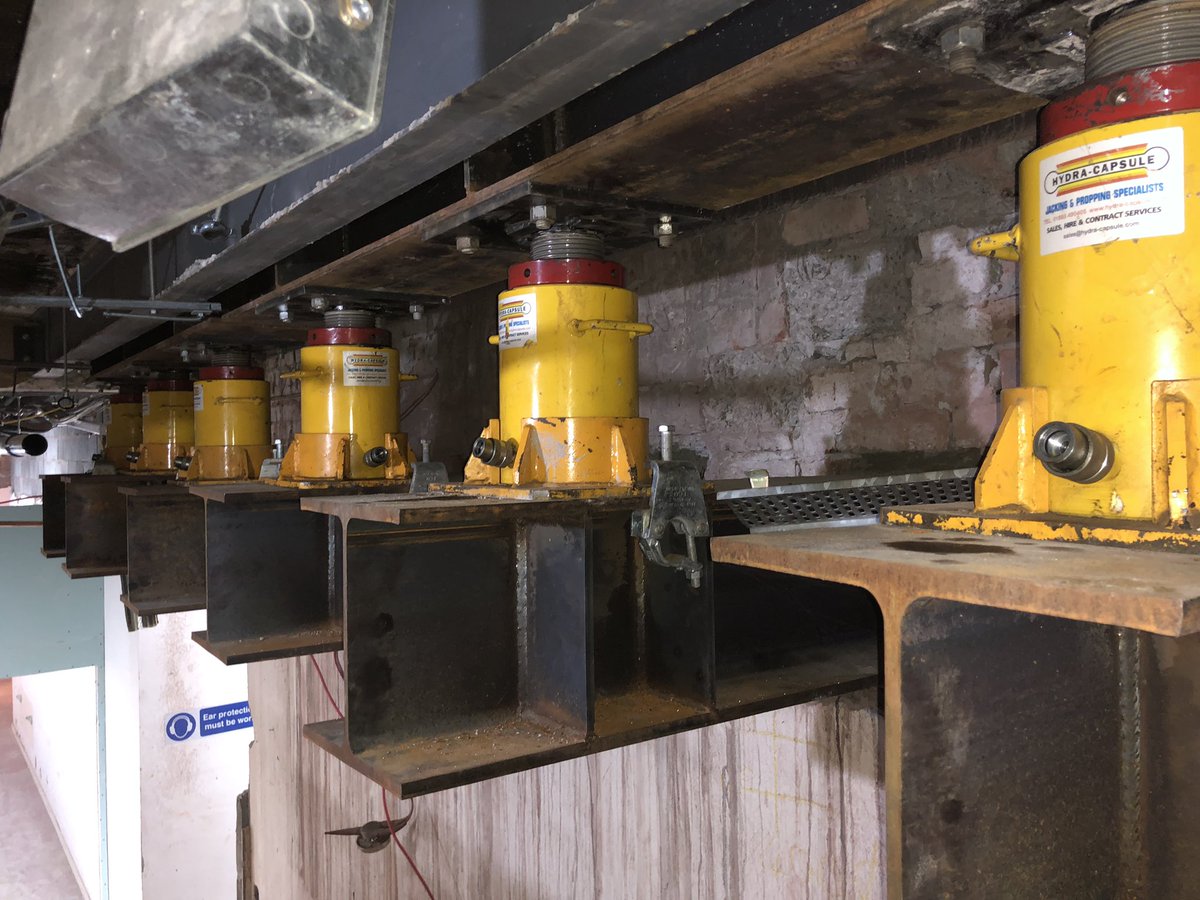 HydraCapsule's tweet photo. Busy action photos of hydraulic jacking, heavy lifting, bridge jacking, preloading and propping and needing systems #heavylifting #temporaryworks #hydraulic #jacking #flatjacking #cylinders #bridgejacking https://t.co/N8vjEYKVR9 https://t.co/W2jOm8wqC6
