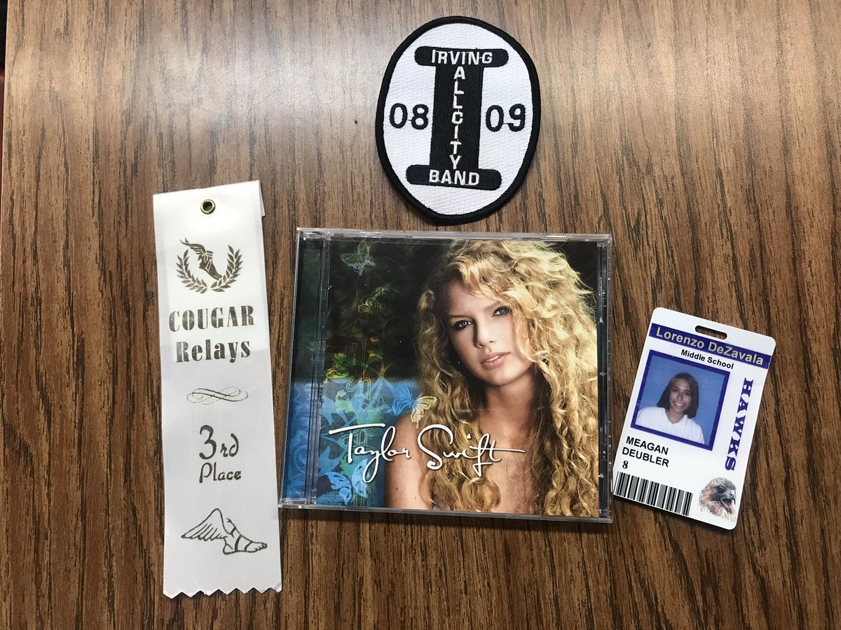 MrsDillard_'s tweet photo. Thinking like a Historian is in full effect today at Mackenzie Middle School. Here’s some artifacts from when I was in Middle School. #limitless @MackRaiders https://t.co/PrIF4awNm8