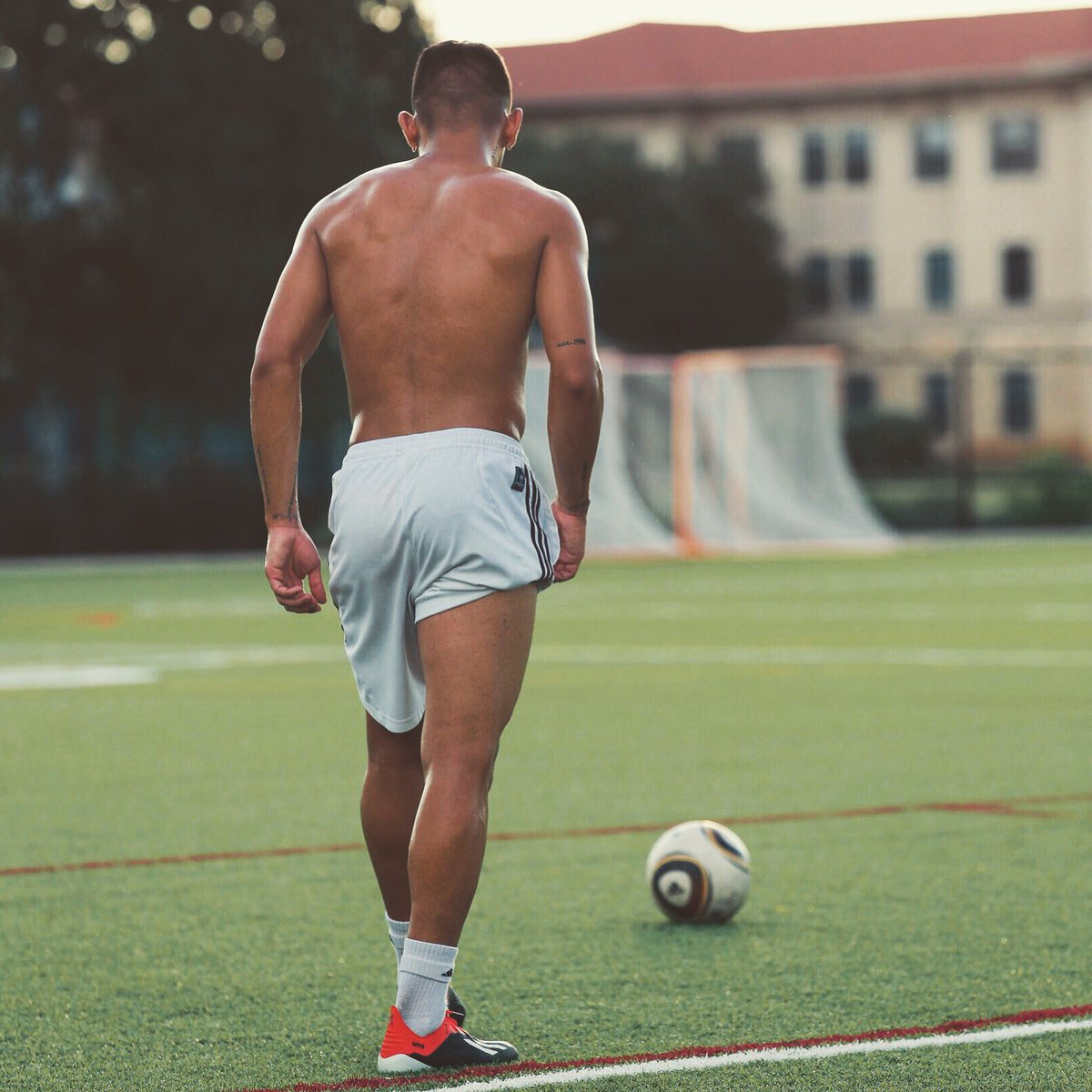 Nika_MV9's tweet photo. Ready to start the season this Wednesday with my new team @UIWMensSoccer #worldphotographyday https://t.co/IC3Fd9J3vI
