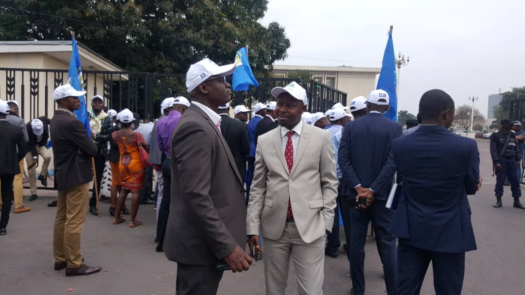 guy_mubi's tweet photo. Nous avons déposé notre proposition de la révision constitutionnelle au parlement. 
Longueur d avance pour l intérêt du peuple congolais. https://t.co/UpfD644O4S