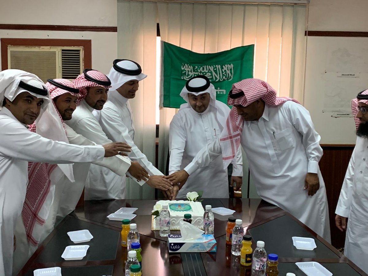 bbk1421's tweet photo. أقامت _بلدية بني كبير حفل معايدة بمناسبة عيد الأضحى المبارك لمنسوبيها في مبنى البلدية ، بحضور  رئيس البلدية ومساعد رئيس البلدية ومدراء الأقسام وموظفي البلدية وتم تبادل  التهاني والمباركات ووجه رئيس البلدية مدراء الأقسام ومنسوبي البلدية ببذل الجهود لخدمة المواطنين https://t.co/NcedyT2UIW