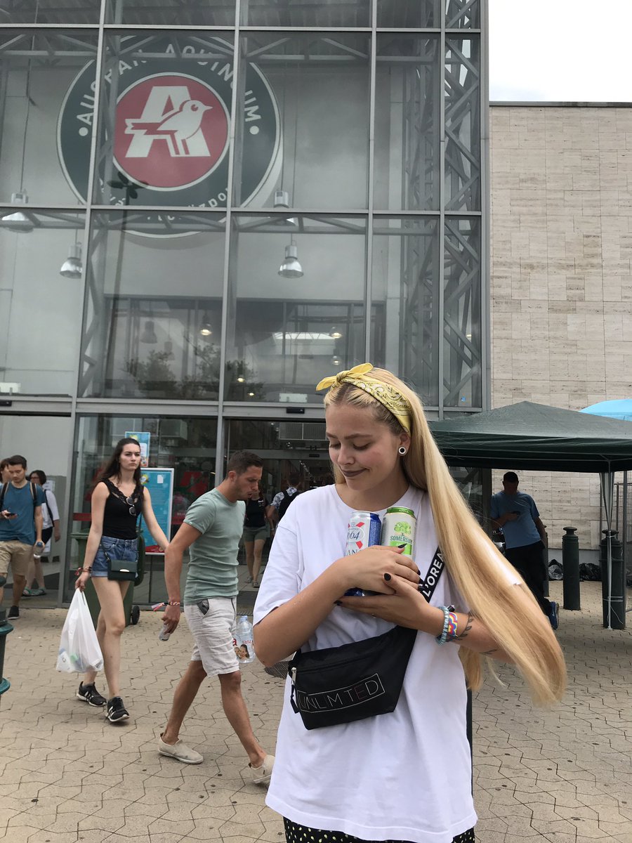 Я і мой любімий магазін-клубєц-тусовочка АШАН)))))