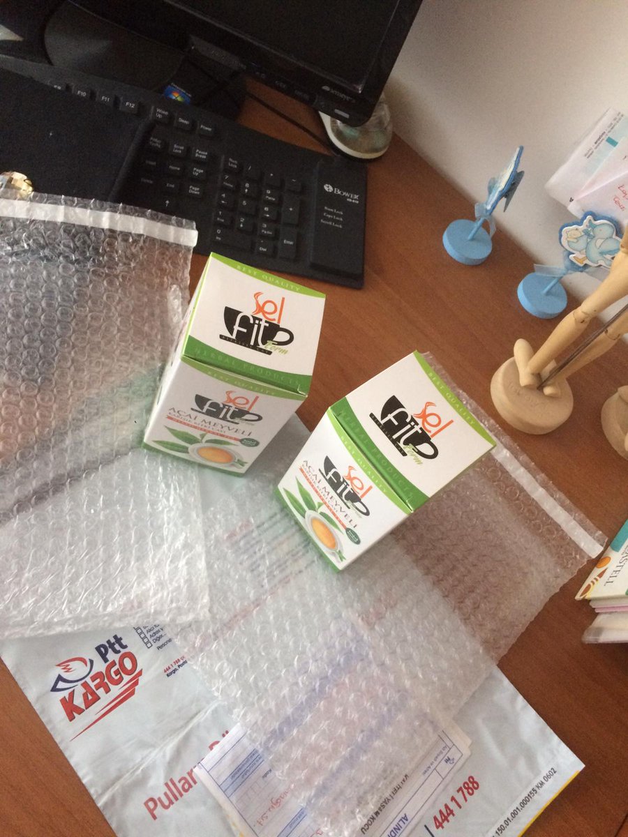 SelfitF's tweet photo. Herkese mutlu haftalar. 
Bu haftanın ilk kargoları hazırlanmaya başladı. Bizim öyle belli bir kargo günümüz yok. Siparişlerin ödemesi öğleden sonra 13:30 a kadar tarafımıza gönderildiğinde aynı gün , 13:30 dan sonra gelen ödemelerin kargoları ise ertesi gün çıkıyor.
#selfitform https://t.co/kcOij5bjRN