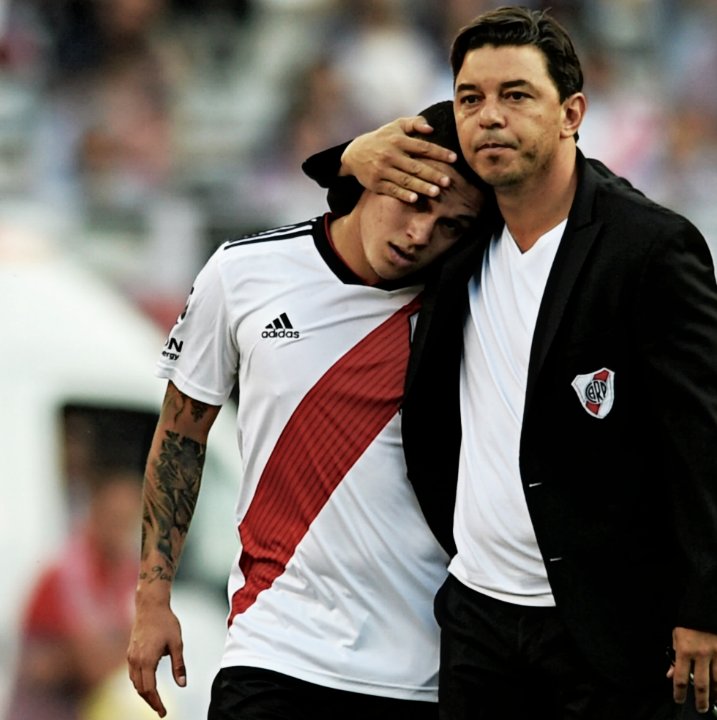 InvictosSomos's tweet photo. ➔ Juan Fernando Quintero. Nominado al premio Puskás 2019.
➔ Marcelo Gallardo. Nominado al premio FIFA The Best al Mejor Entrenador 2019.

DEL FAMOSO RIVER PLATE PARA EL MUNDO. https://t.co/6vlTWqJ0yv