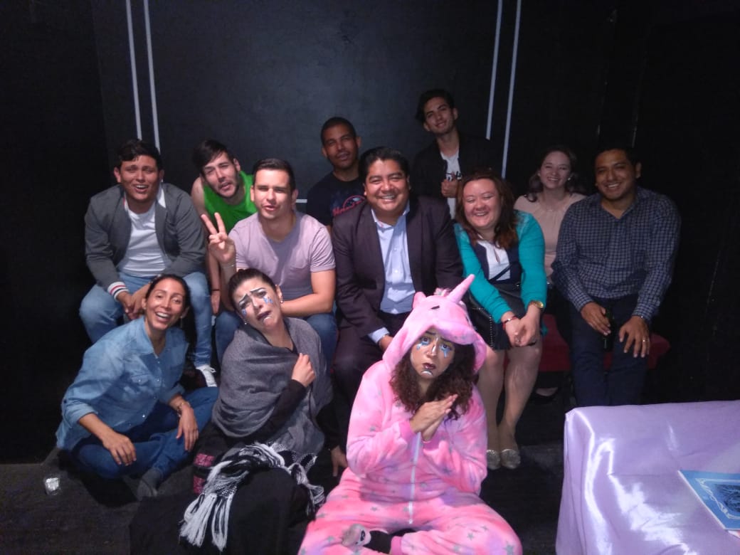 Alebrije_Teatro's tweet photo. Bello público que ha aprendido a llorar... Pero de risa con Las Plañideras.

Muchas gracias por su visita. https://t.co/2X3PRKi3Yc