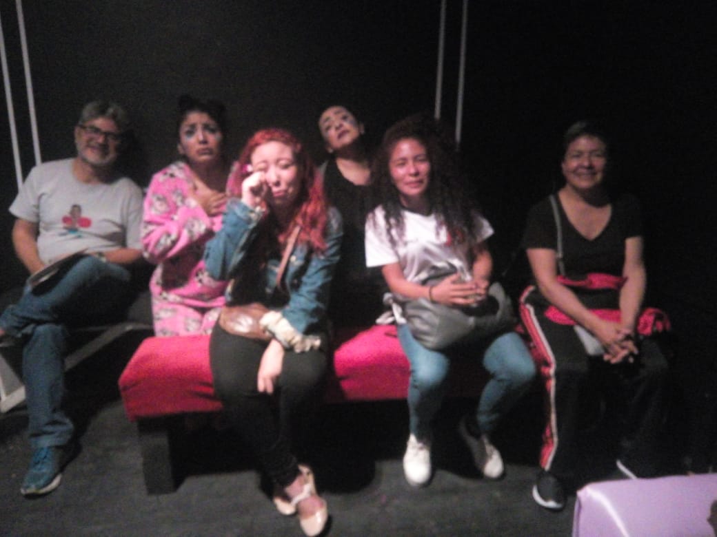 Alebrije_Teatro's tweet photo. Bello público que ha aprendido a llorar... Pero de risa con Las Plañideras.

Muchas gracias por su visita. https://t.co/2X3PRKi3Yc