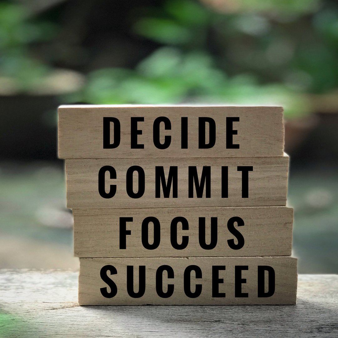 BronsonVitamins's tweet photo. It's Monday! 

Start your week off on the right foot. Set some health goals and do everything in your power to carry them out. Stay focused on your wellness journey and be the best version of yourself!

#MondayMotivation https://t.co/ZPfbgMA47T