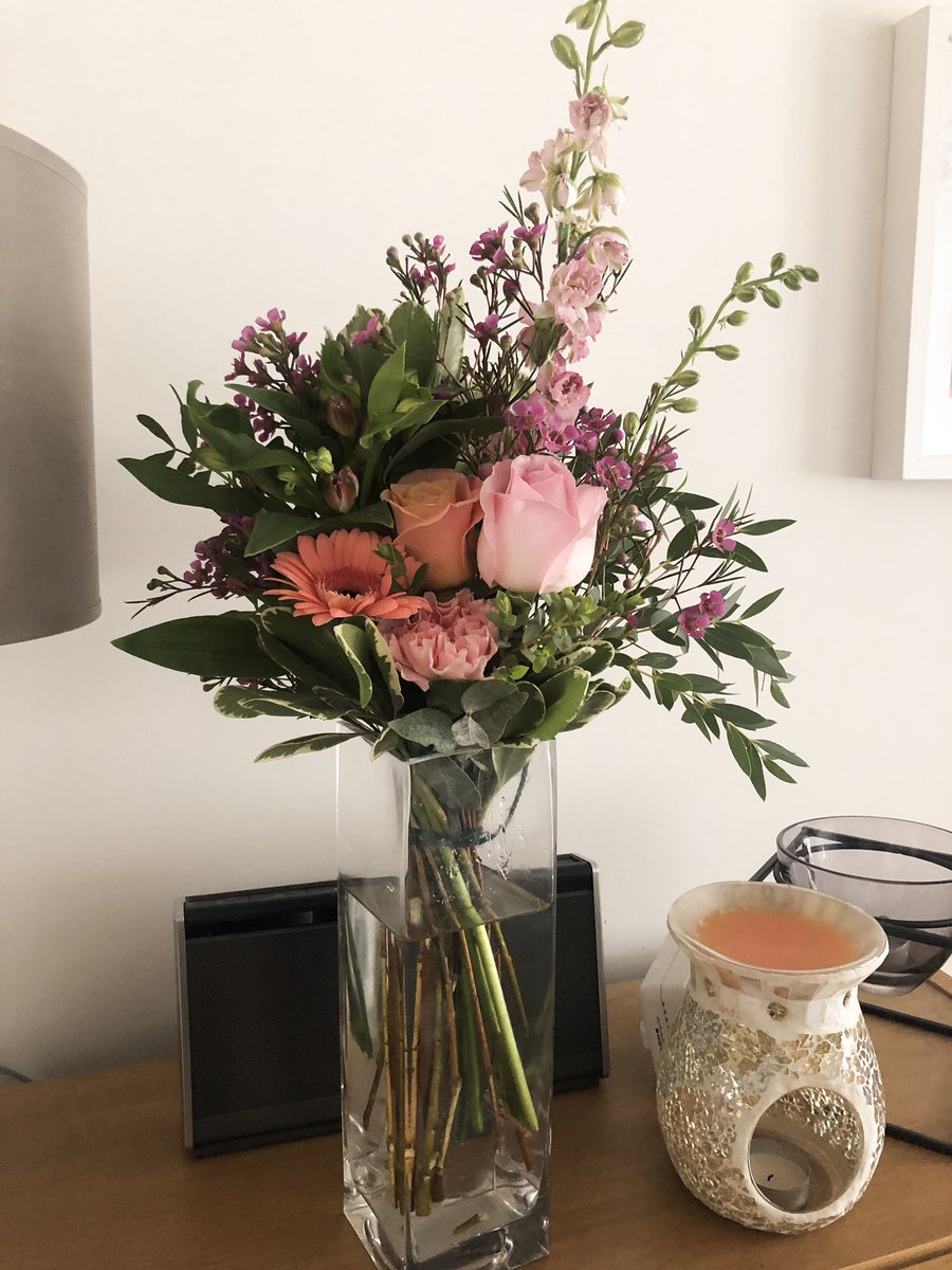 caitlyndewar's tweet photo. thank you @KateHogg123 💖🎂🎉💐 https://t.co/2FbT0oCz0S