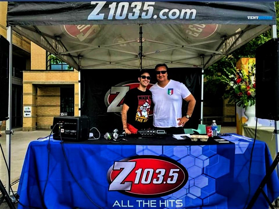 TonyMonaco's tweet photo. Taking you wayyyyyback inside the #WaybackLunch with #DJDREW! Tune in and turn it up! Good times this past Friday night hanging with @thedjdrew at #MississaugaItalFest #HappyMonday #MondayMotivation #MonacoMan #MonacoInTheMidday #Euroooo #Waybacks #WaybackPlaybacks https://t.co/2iPDUa6UFc