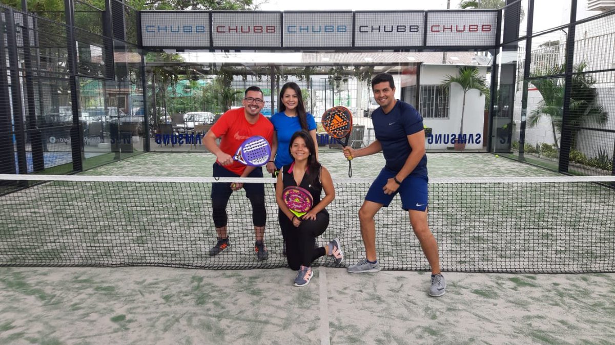 ajeecuadororg's tweet photo. El 17 de agosto, nuestros socios disfrutaron de un networking diferente con el PADEL &amp; #AJEMeeting 🎾 Porque el deporte es siempre una buena excusa para conectar.

Te invitamos a ser parte de nuestras actividades.

¡Únete a la asociación de jóvenes empresarios!

#SomosAJE #Padel https://t.co/FTGGBzJzz0