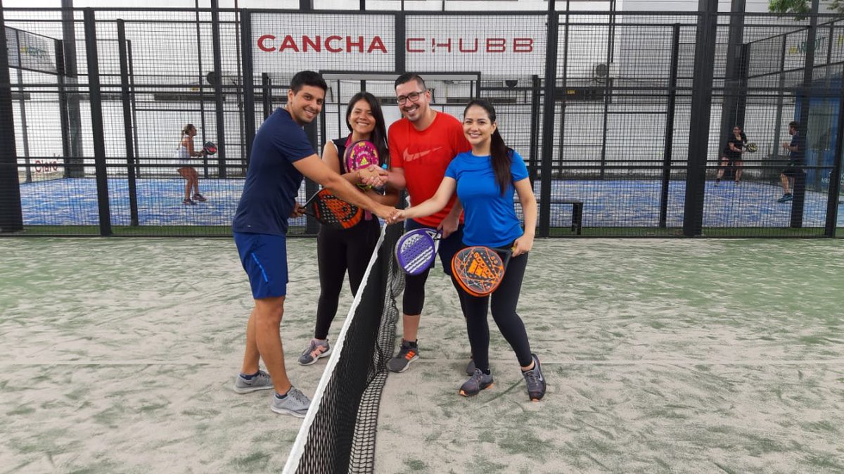 ajeecuadororg's tweet photo. El 17 de agosto, nuestros socios disfrutaron de un networking diferente con el PADEL &amp; #AJEMeeting 🎾 Porque el deporte es siempre una buena excusa para conectar.

Te invitamos a ser parte de nuestras actividades.

¡Únete a la asociación de jóvenes empresarios!

#SomosAJE #Padel https://t.co/FTGGBzJzz0