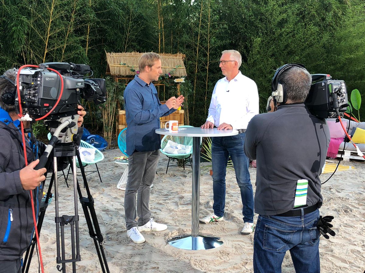 📸🚫 Fotoverbot bei der Einschulung — so etwas gibt's? Ja! Und zwar an vielen Schulen! Thorsten Urbanski von ESET war heute bei RTL Guten Morgen Deutschland als Experte zu diesem Thema zu Gast. Hier geht's lang 👉 tvnow.de/shows/guten-mo… (ab 10:17)