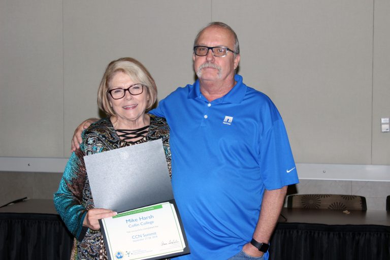 MobileCTC's tweet photo. In this month’s Q&A blog, we’re featuring Mike Harsh, professor of Information Technology, Cisco and CCNA at Collin College in Frisco, TX. #CCNCommunity #CTC #ITEducator https://t.co/xTvvgTpuK6 https://t.co/dADGGSYTOm