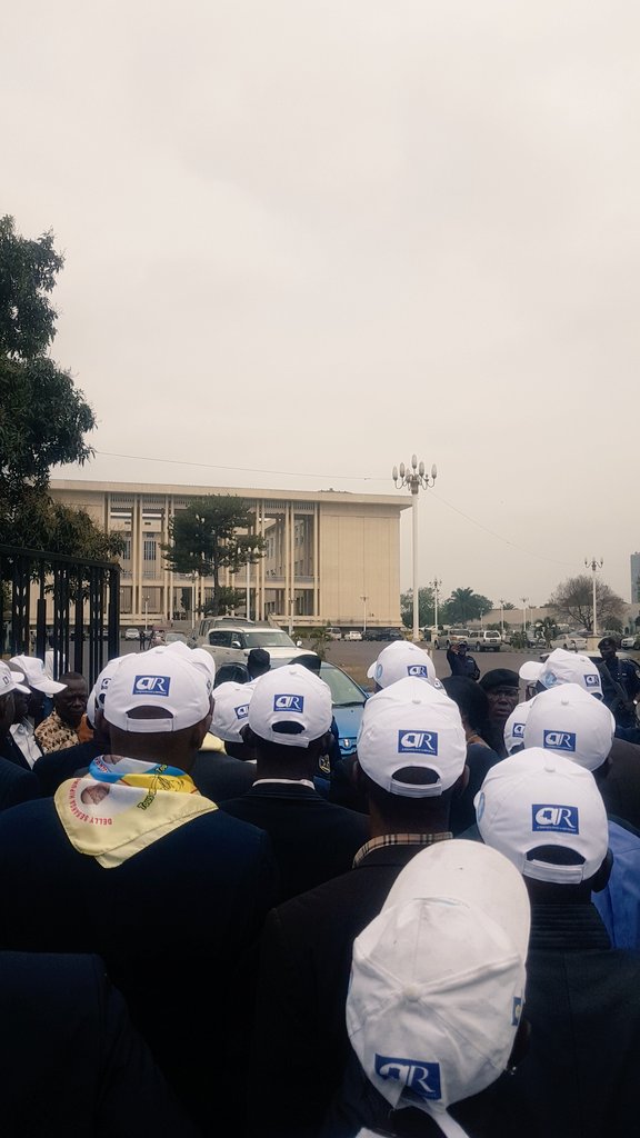 Coalition_64's tweet photo. Envol_Rd_Congo Parti École...

Aujourd'hui, lundi 19 Aout 2019, Nous avons déposé la proposition de la loi sur la Révision constitutionnelle à l'@AssembleeN and @senatrdc notamment la Présidentielle à 2 tours et la double nationalité..

@LOnyemba
@DSESANGA @soniarolley @luchaRDC https://t.co/OA8KiQaO7t