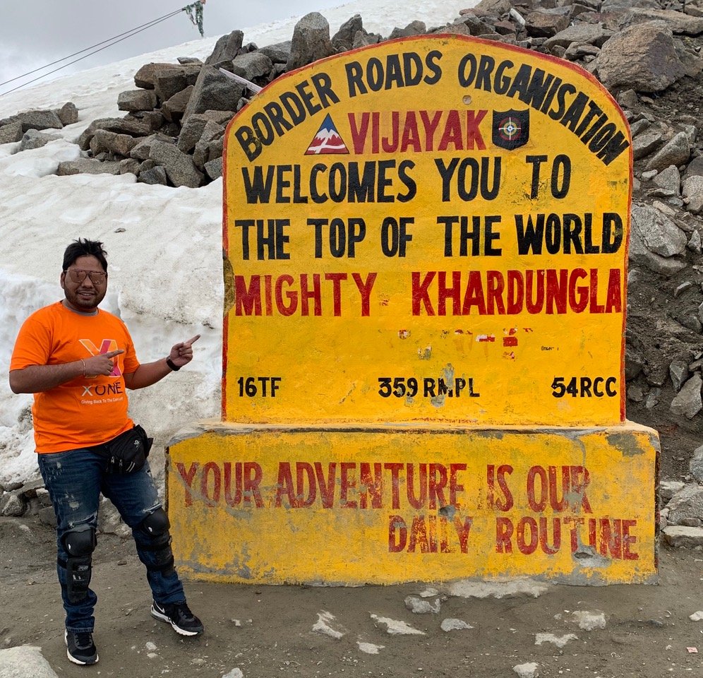 XactlyOne's tweet photo. @XactlyOne  volunteers make a meaningful impact  globally.  One of our X1 branded shirts just reached awesome "heights".  Check out Vinay G who recently visited one of the highest motorable roads in the world!
@Xactly 
#XactlyOneFoundation 
#XactlyLovesMe 
#India 
#WeAreHiring https://t.co/Fi1aTFRyGw