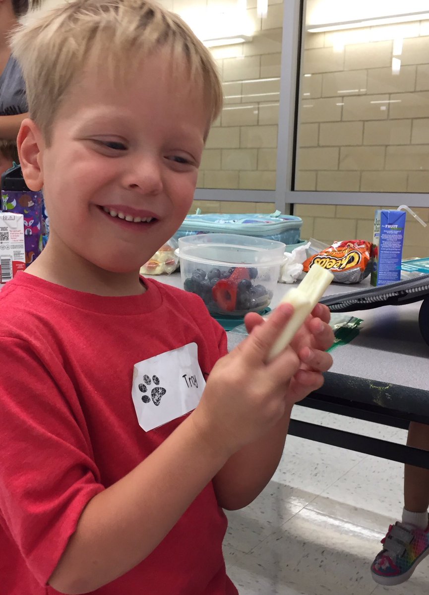 JeanOttoEdTech's tweet photo. First Lunch, First Day, First Time at PreK! Thank you Ms Bobo and Ms Lopez! @doctor_becky #fwedchat #WestparkElementarySchool @FWISDCurriculum https://t.co/VV6ZzRHhIU
