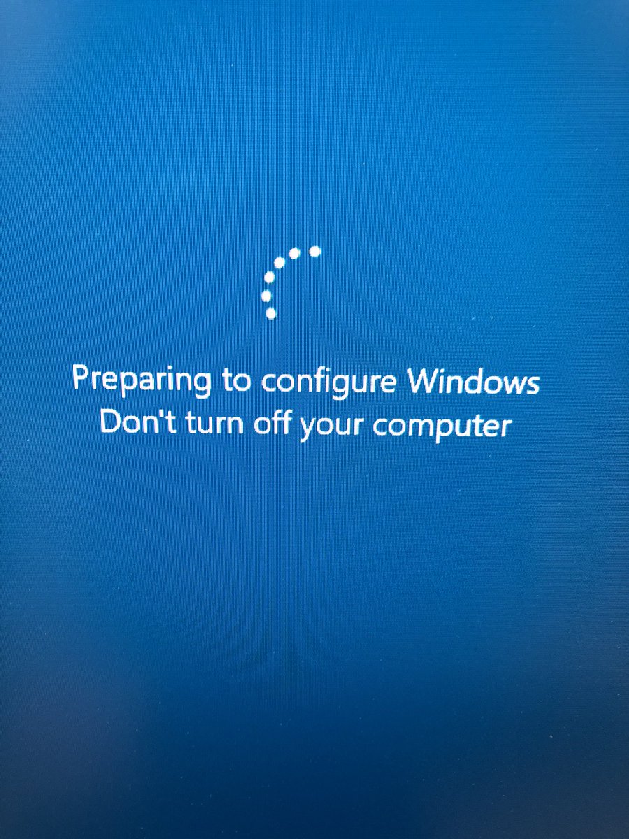 Pteropus_66's tweet image. How does MS Windows always know when you are in a hurry to get away ...

#windows10
#uttercrap 
#getamac