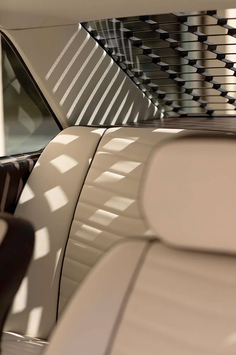 topthisdesign's tweet photo. The story of the lost 1970s BMW concept that was recreated in the modern era #garmische #bmw #autodesign #conceptcar #marcellogandini https://t.co/CjzE9EQ6Tv https://t.co/6zxddkRIn8
