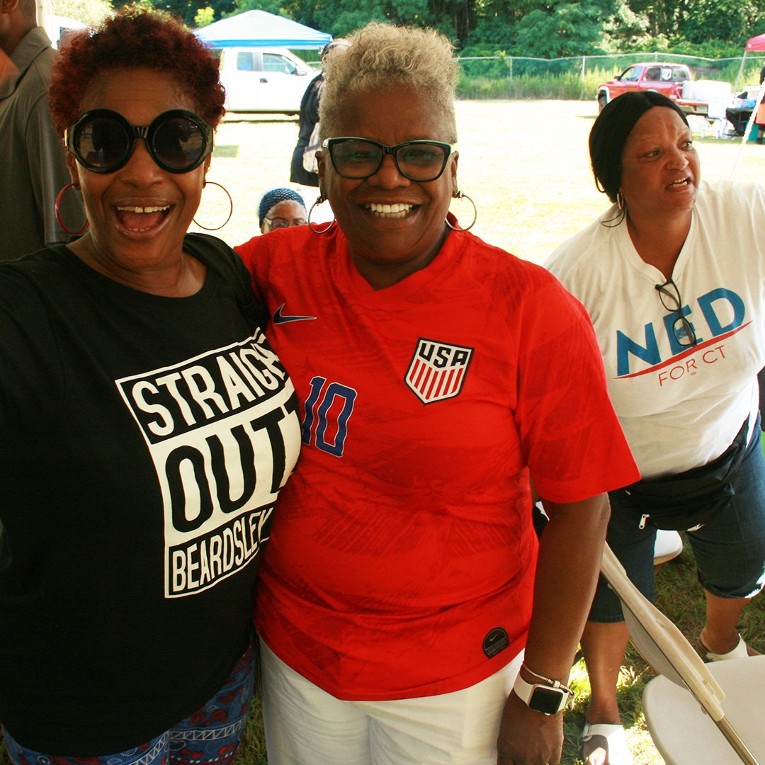 MMayor2019's tweet photo. Thank you for the warm welcome at the Beardsley Terrace and Trumbull Gardens reunion!
#ResetReformRestore #ReadyForMoore #BridgeportDeservesMoore https://t.co/uxWVaNxl91