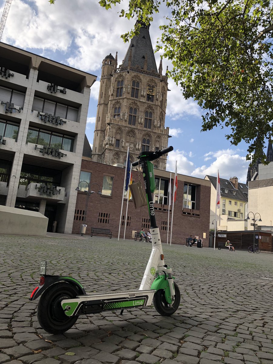 ShaFish14's tweet photo. When in Köln, got a new way of saving energy for tomorrow’s craziness... Bring it on! #gamescom2019 #Gamescom19 #gamescom https://t.co/EOcA6c6aaT