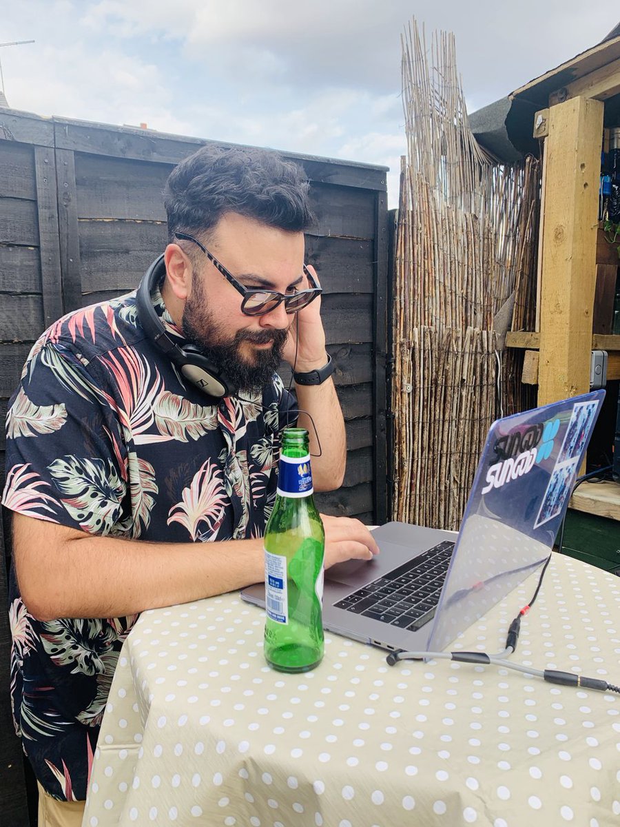 4WallEurope's tweet photo. Our team had a great time celebrating a successful year so far at the Queens Head Beach Bar at our Summer Social
Special thanks to @TQHchurchgate for catering the event and the The Social Booth company for the Photo Booth
#smartavsummesocial #staffparty #smartav https://t.co/OfsCQgdgr5