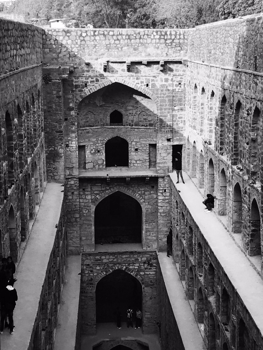 itsaanchal's tweet photo. There is beauty all around! My camera &amp; I are witness. My shots are #blackandwhite though the experiences were all in color!
1. Sheikh Zayed Grand🕌,AbuDhabi 🇦🇪 
2. AnkorWat,Cambodia 🇰🇭 
3. Petra,Jordan 🇯🇴 
4. Agrasen Ki Baoli,Delhi 🇮🇳 
#WorldPhotographyDay #lonelyplanet #travel https://t.co/FP2gq4tzXT
