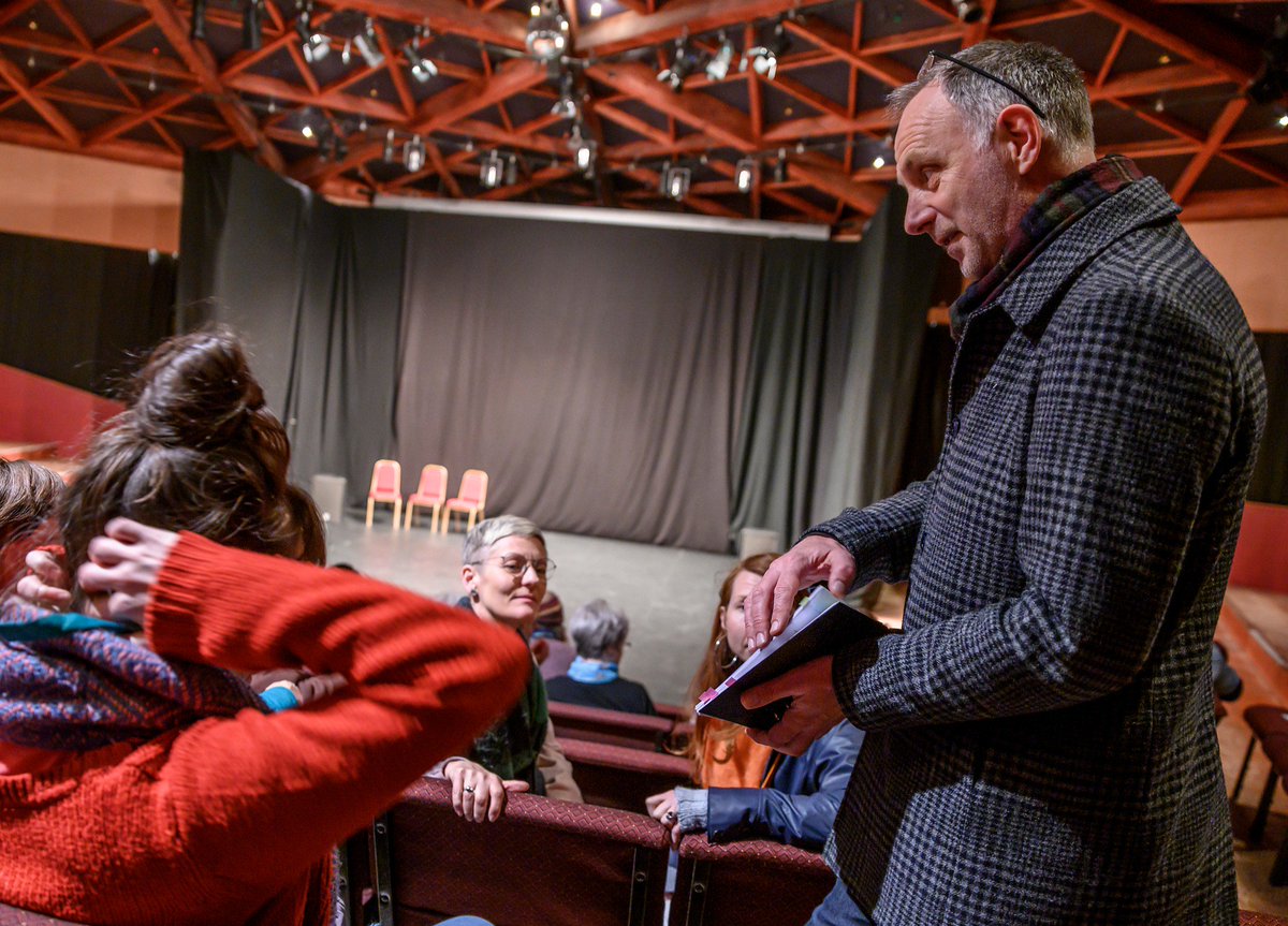 ArtsAgile's tweet photo. What's in those little black books? Discover the method in the madness from our extremely lovely performers before each show. Opens tomorrow! ★★★★★ The Herald ★★★★ The Scotsman @Summerhallery 20-24th Aug (live choir on 23rd) #EdShowcase https://t.co/zZKCvJhc6I https://t.co/GfhNYx1jUN