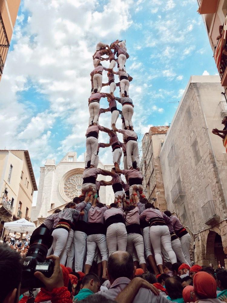 Jandroquesada's tweet photo. Som #LaSumaDeTot no afluixem colla, ens ho passarem molt bé. @JoveDeTarragona #castellers #5d9f https://t.co/fJpZNg7QPk