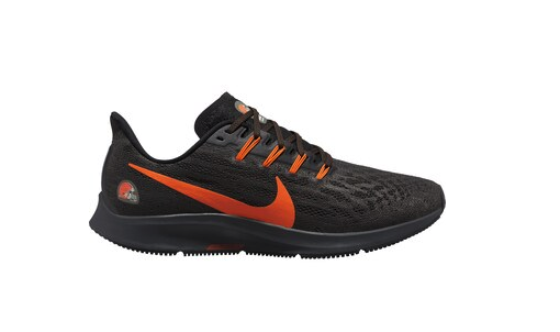 PickUpHQ's tweet photo. Football Fans! We've got a contest for you, 32 NFL Futures, 1 for each team. 

Make your picks, win kicks! We're giving away 1 pair of Nike NFL Pegasus 36.

-Follow us
-RT this Tweet
-Make your picks: https://t.co/Oloy9iwa4H https://t.co/pImrIsAQht